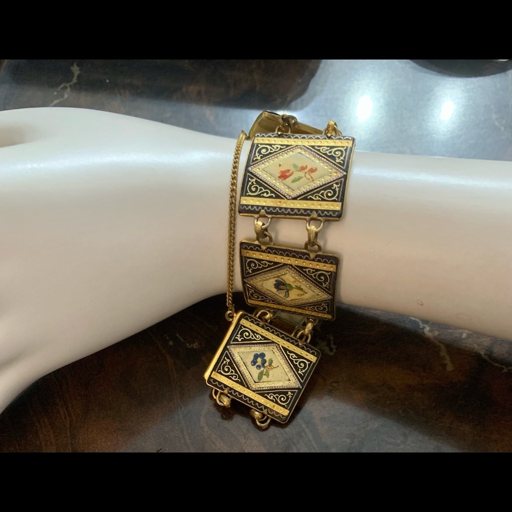 Vintage Flower Frame Bracelet.